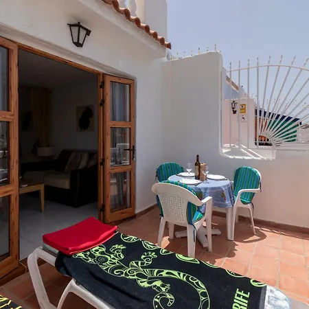 Lovely Communal Heated Pool Апартаменты Арона