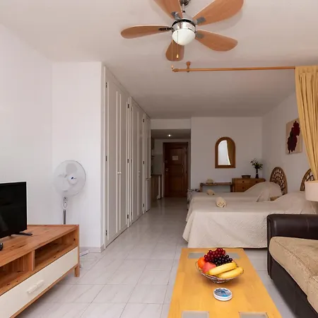 Lovely Communal Heated Pool Διαμέρισμα *